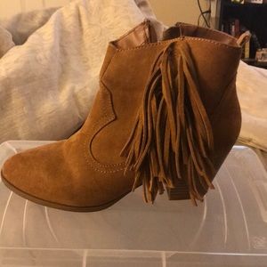 Express ankle boots in size 7